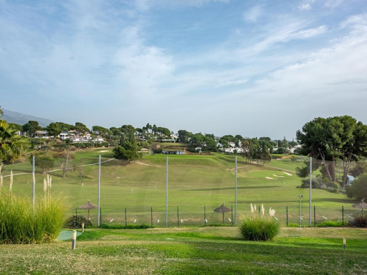 Apartment Azahara1, Mountain Views And Frontline Golf *