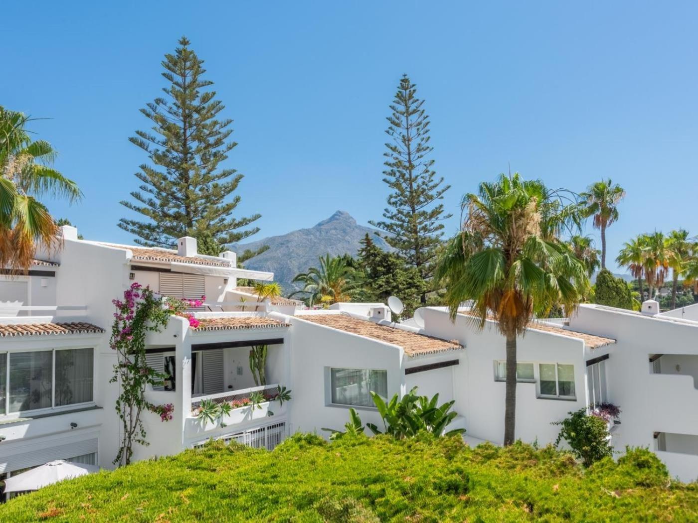 Apartment Azahara1, Mountain Views And Frontline Golf *