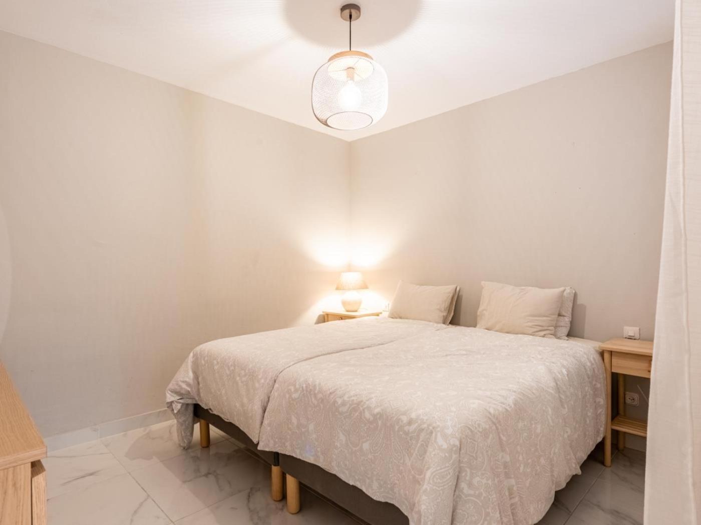 Azahara1, Mountain Views And Frontline Golf Apartment Marbella