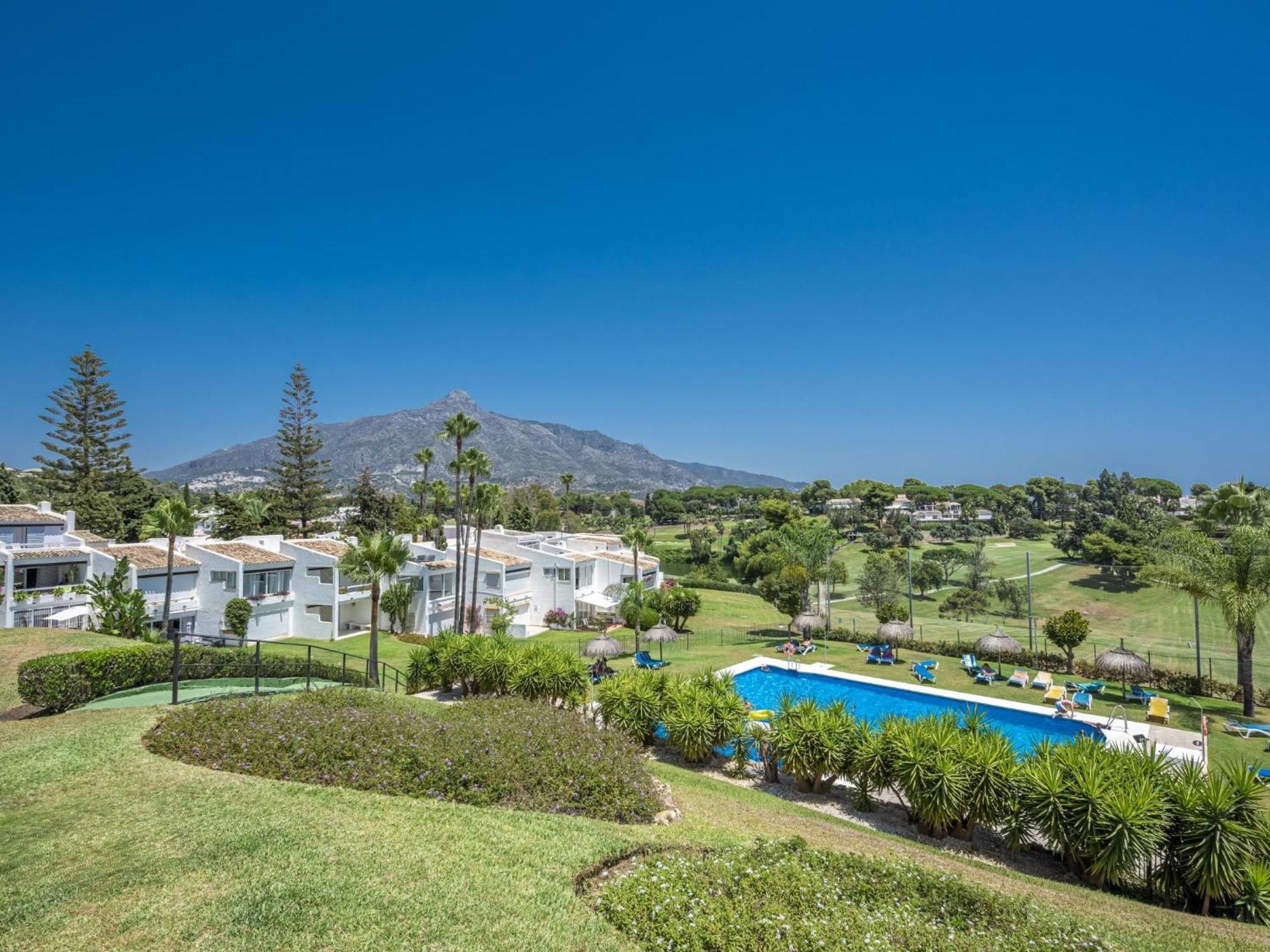 Azahara1, Mountain Views And Frontline Golf Marbella